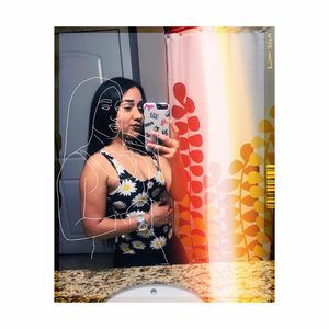 Meet your Posher, Nicole e.